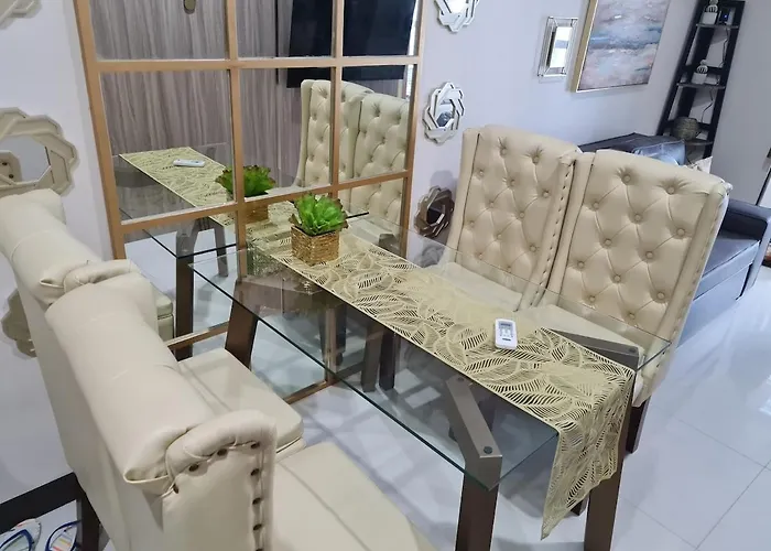 Stylish 1br Uptown Parksuites Bgc 200mbps Smarttv Apartamento *