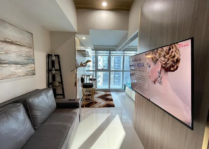 Stylish 1br Uptown Parksuites Bgc 200mbps Smarttv Apartamento Manila